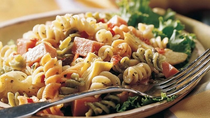 Photo Credit http://fastapasta.com/fasta-pasta-recipe/garden-pasta-salad-with-ham/ 