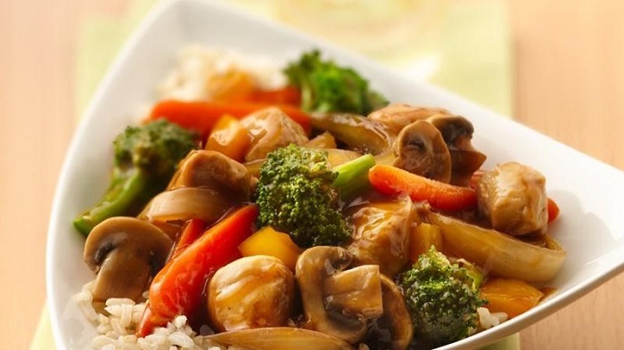 Photo Credit http://www.bettycrocker.com/recipes/summer-garden-chicken-stir-fry/59713c06-155b-4b5f-bb3d-ba2383b54a75 