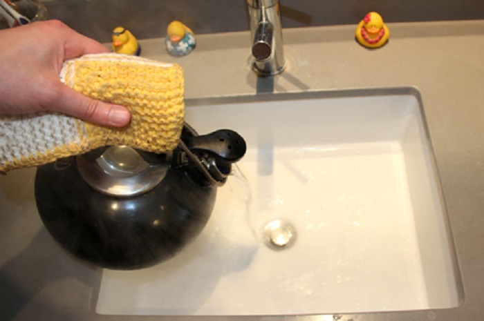 Photo Credit http://www.themanlyhousekeeper.com/2011/10/05/the-cheapest-way-to-clean-a-drain-without-using-noxious-chemicals/