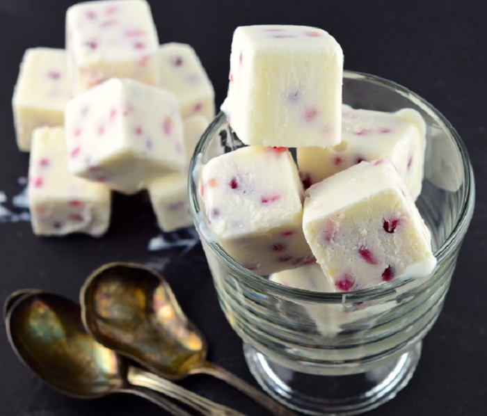 Photo Credit http://mayihavethatrecipe.com/2013/12/23/frozen-greek-yogurt-and-pomegranate-bites/