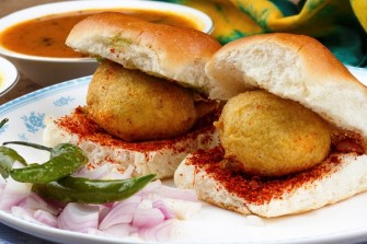Top 20 Street Food Of Mumbai You Have To Try Before You Turn 50!